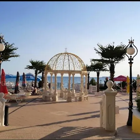 Daire Coastal With Sea View In Elenite, 40m² + Pool