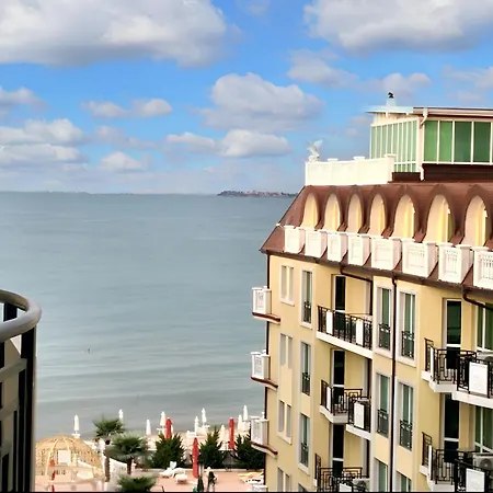 Daire Coastal With Sea View In Elenite, 40m² + Pool