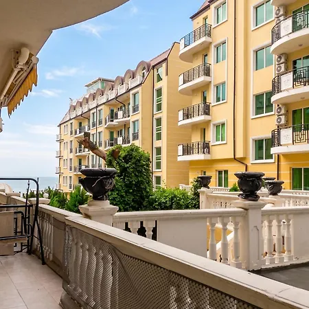 Daire Coastal With Sea View In Elenite, 40m² + Pool