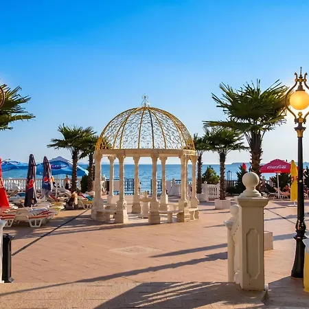Coastal With Sea View In Elenite, 40m² + Pool Daire