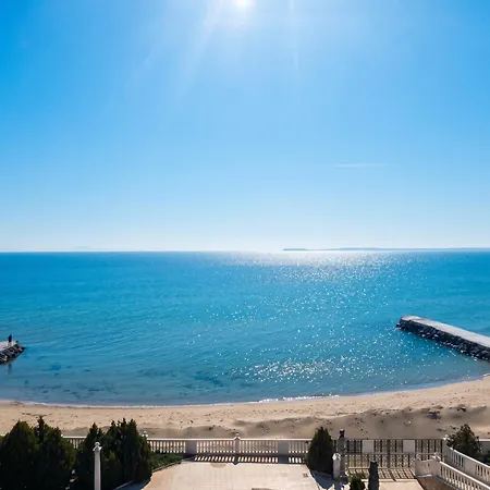 Daire Coastal With Sea View In Elenite, 40m² + Pool Elenite