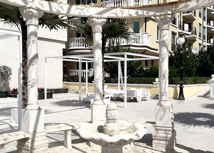 Coastal With Sea View In Elenite, 40m² + Pool Appartement