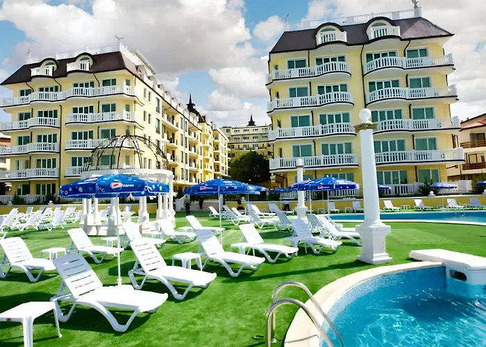 Coastal With Sea View In Elenite, 40m² + Pool Appartement